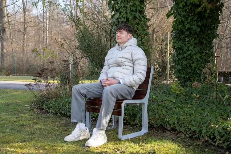 Premium tennis chair with backrest