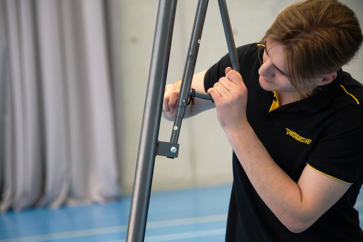 Verplaatsbare basketbalring, in hoogte verstelbaar van 2.43m tot 3.05m