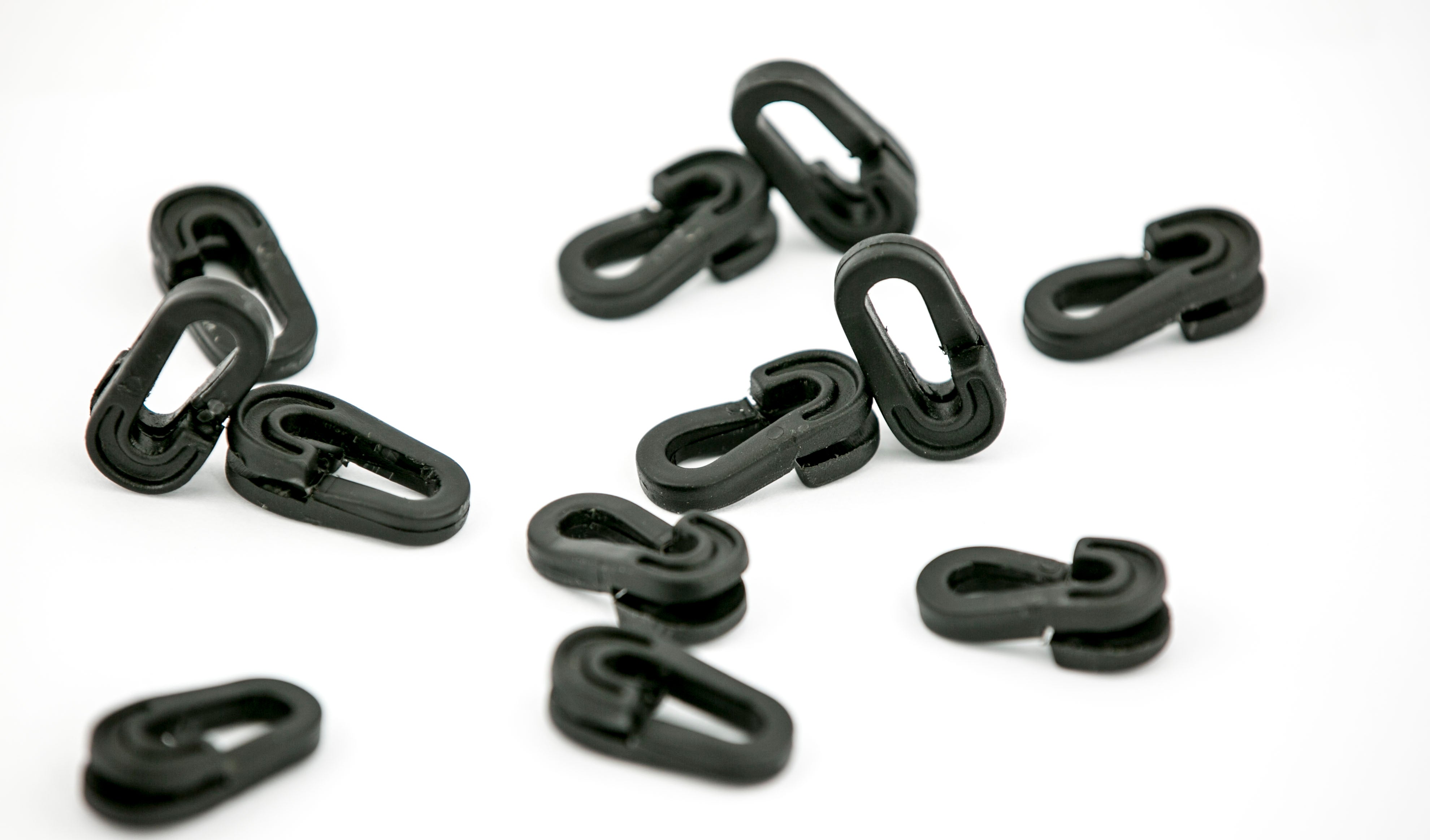 Set of 40 black net clips