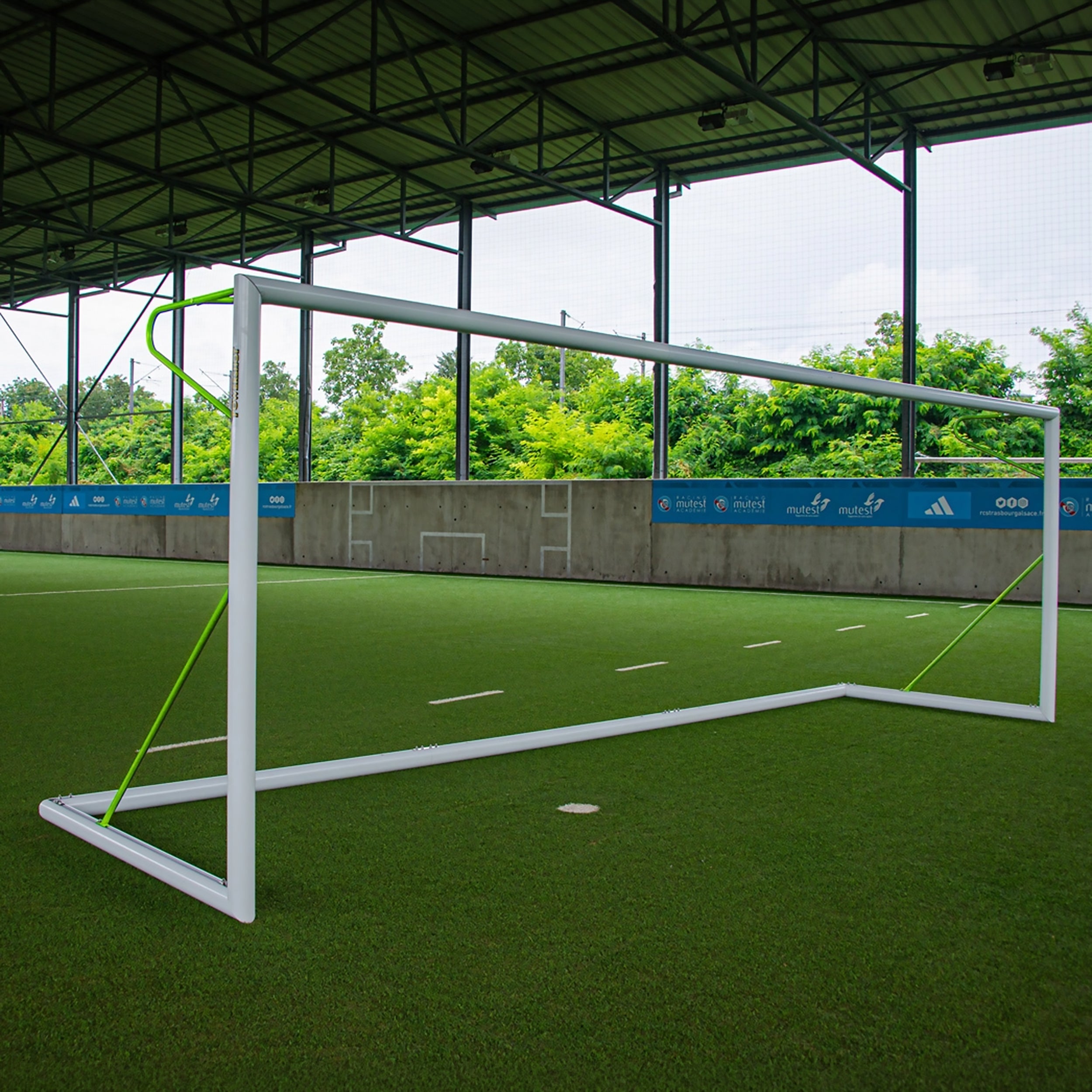Transportable professional 11-a-side football goal aluminium - 7.32 m x 2.44 m