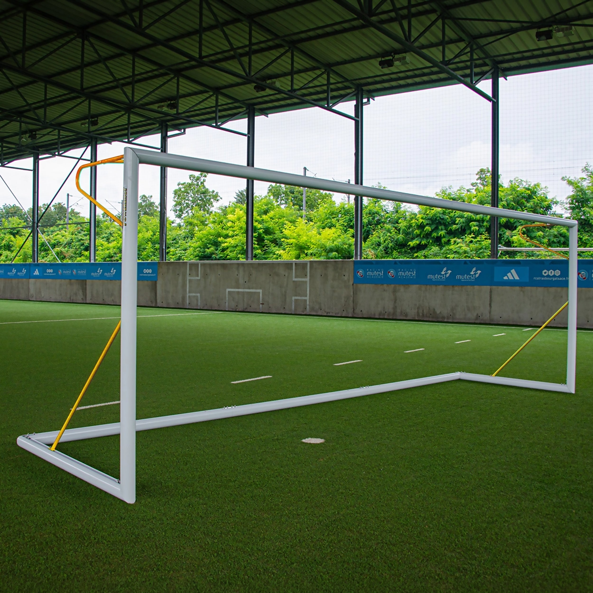Transportable professional 11-a-side football goal aluminium - 7.32 m x 2.44 m