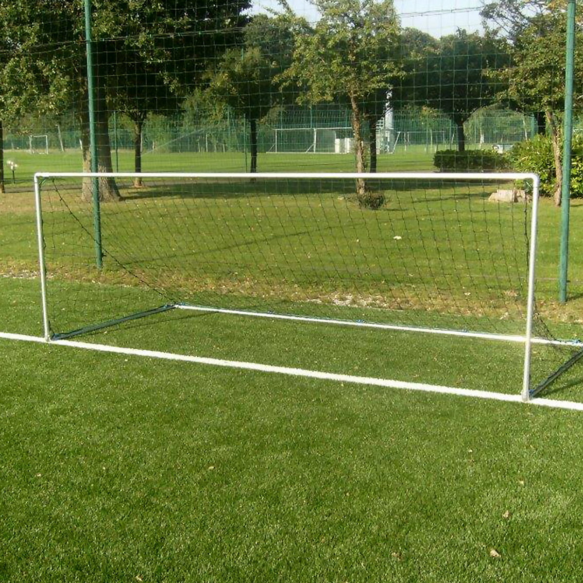 Pair of reversible goals - 4m x 1.8m and 4m x 1.4m Powershot