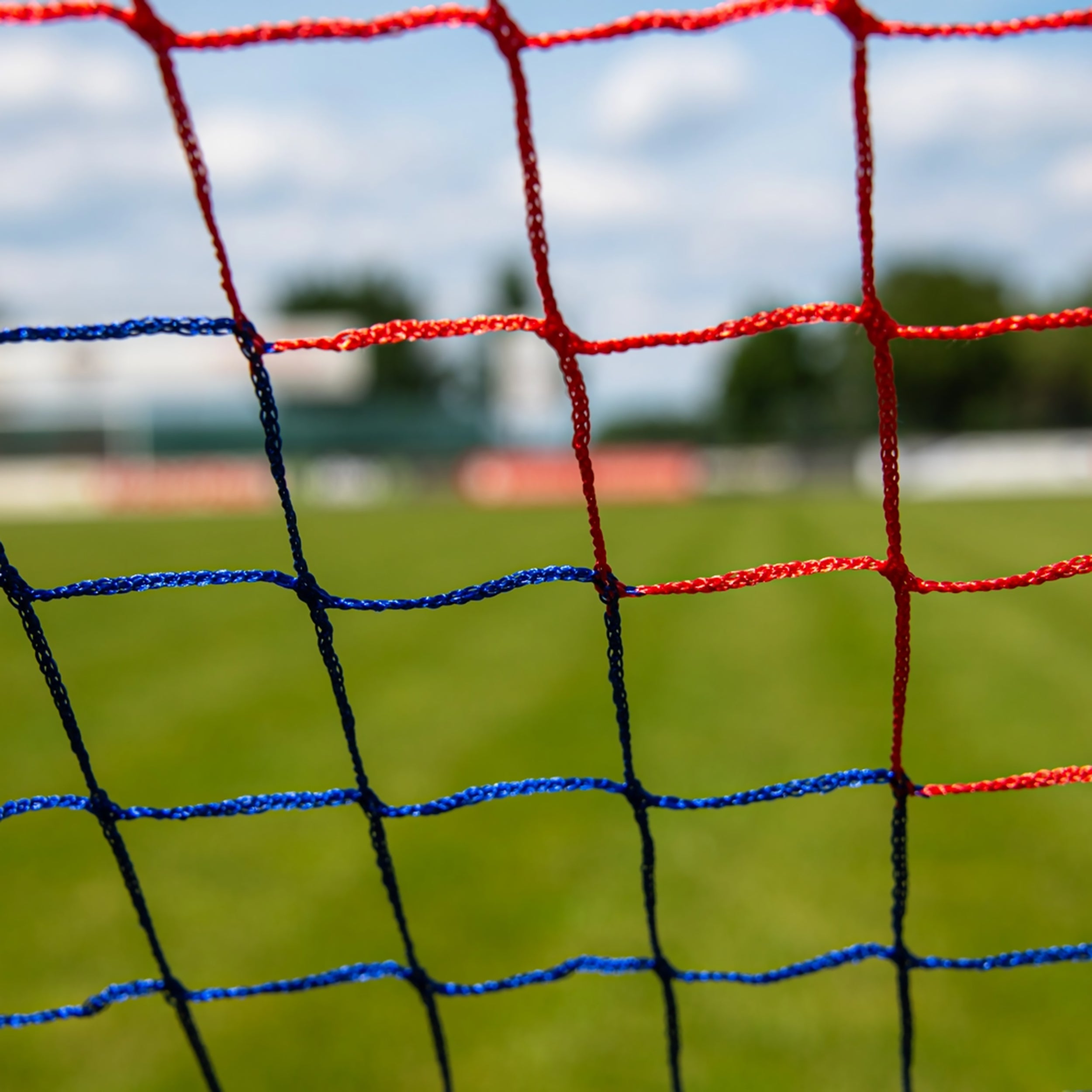 Pair of pop up goals - 1,2m x 0,9m (4' x 3')