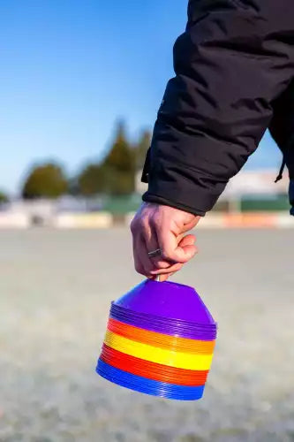 Set of 100 boundary cones - 6cm x 20cm with carrying stand