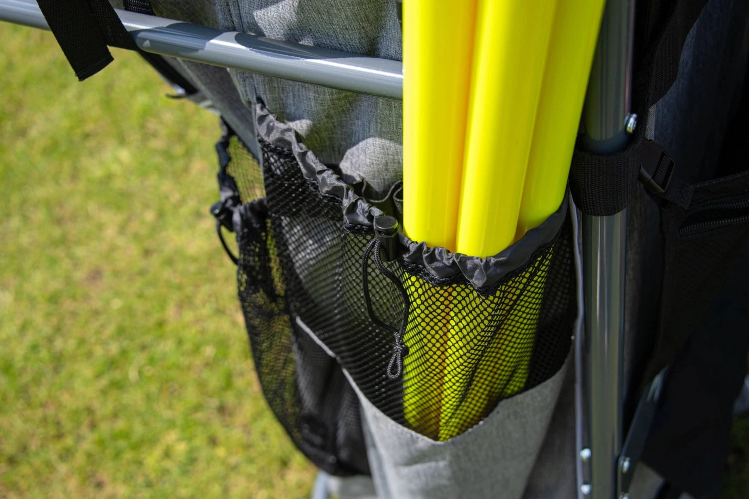 Robust transport cart for balls and training equipment