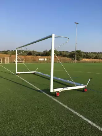 Auto-weighted 8-a-side football goal