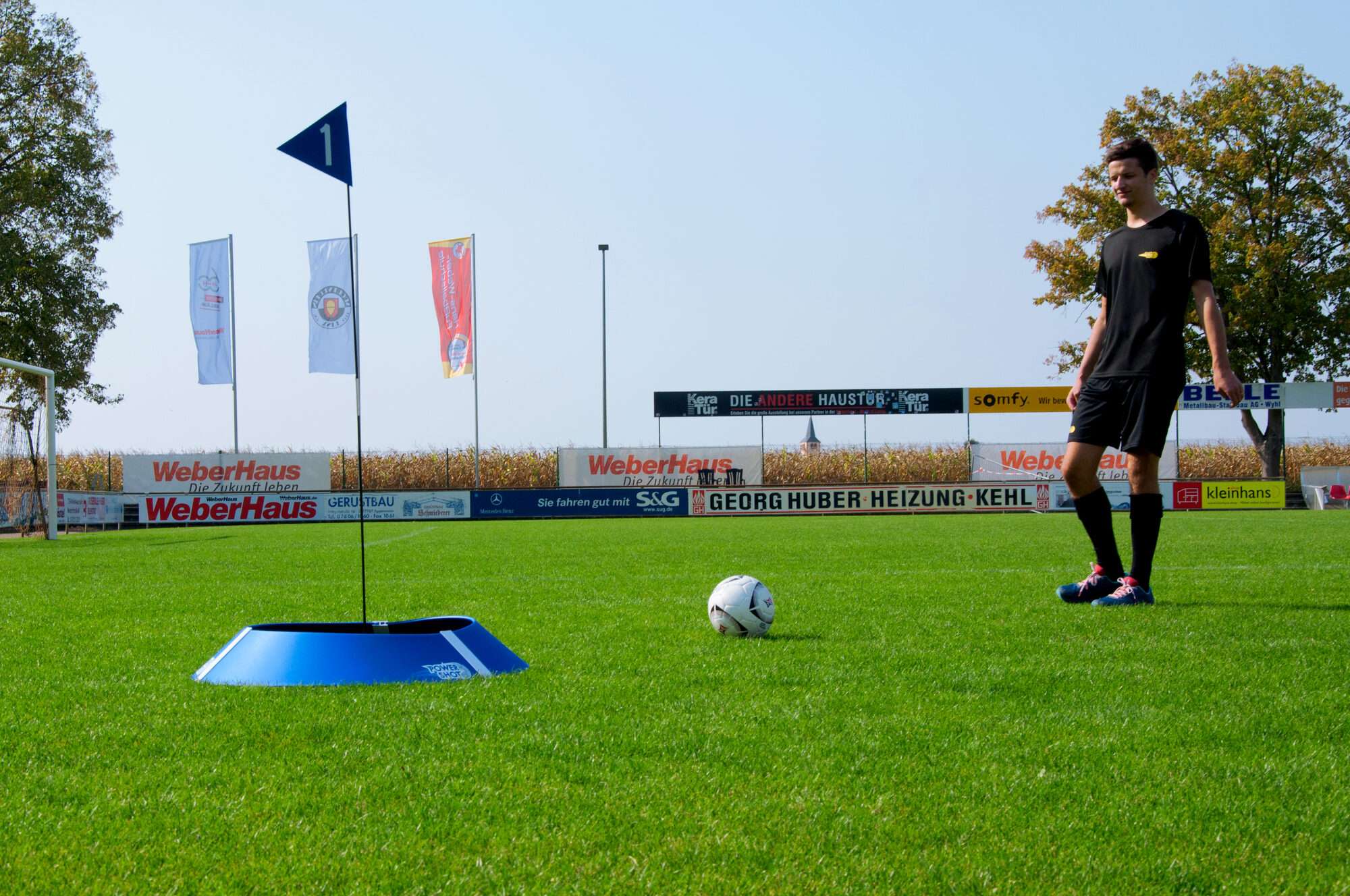 Image du produit : Set of 3 FOOT GOLF targets with flag pole and carrying bag