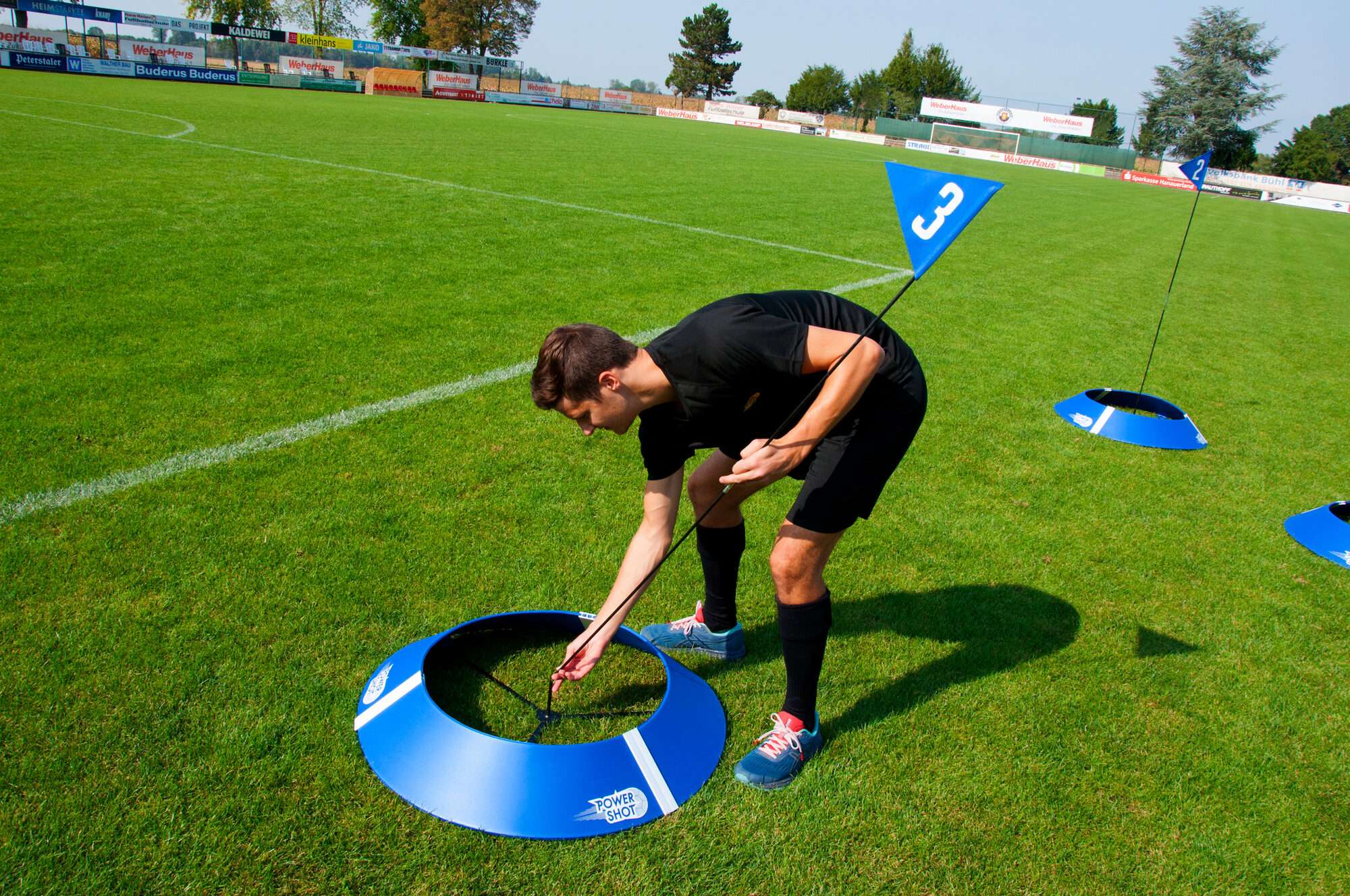 Image du produit : Set of 3 FOOT GOLF targets with flag pole and carrying bag