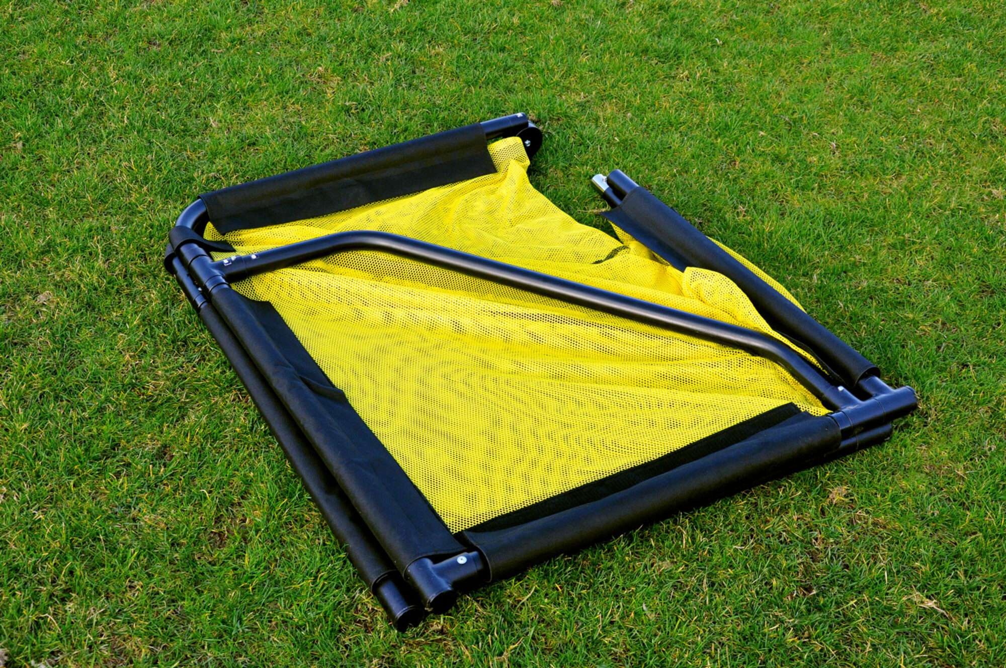 Image du produit : Mini aluminium goal foldable 5' x 3.2' (1.5 x 1m) - Yellow/Black