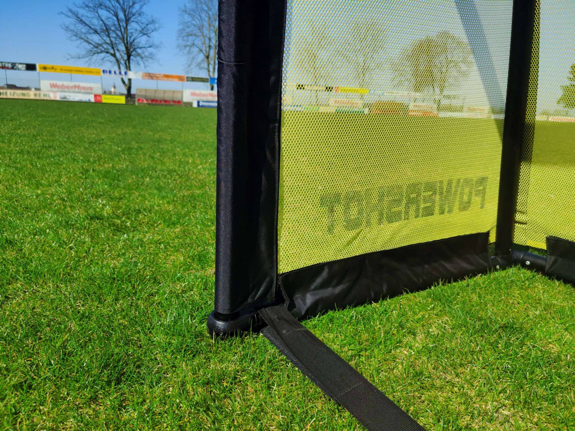Image du produit : Mini aluminium goal foldable 5' x 3.2' (1.5 x 1m) - Yellow/Black