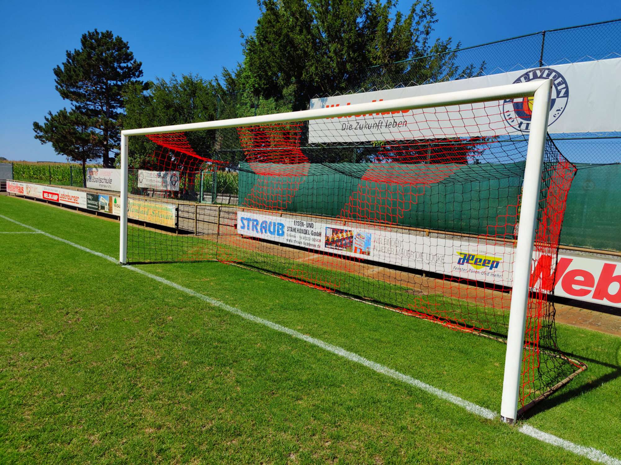 Image du produit : Stadium football net in two colours 4mm - Black/Red (single)