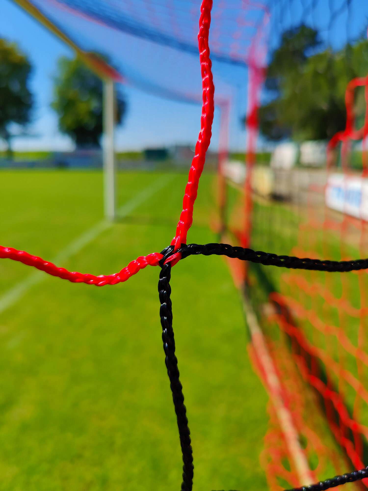 Image du produit : Stadium football net in two colours 4mm - Black/Red (single)