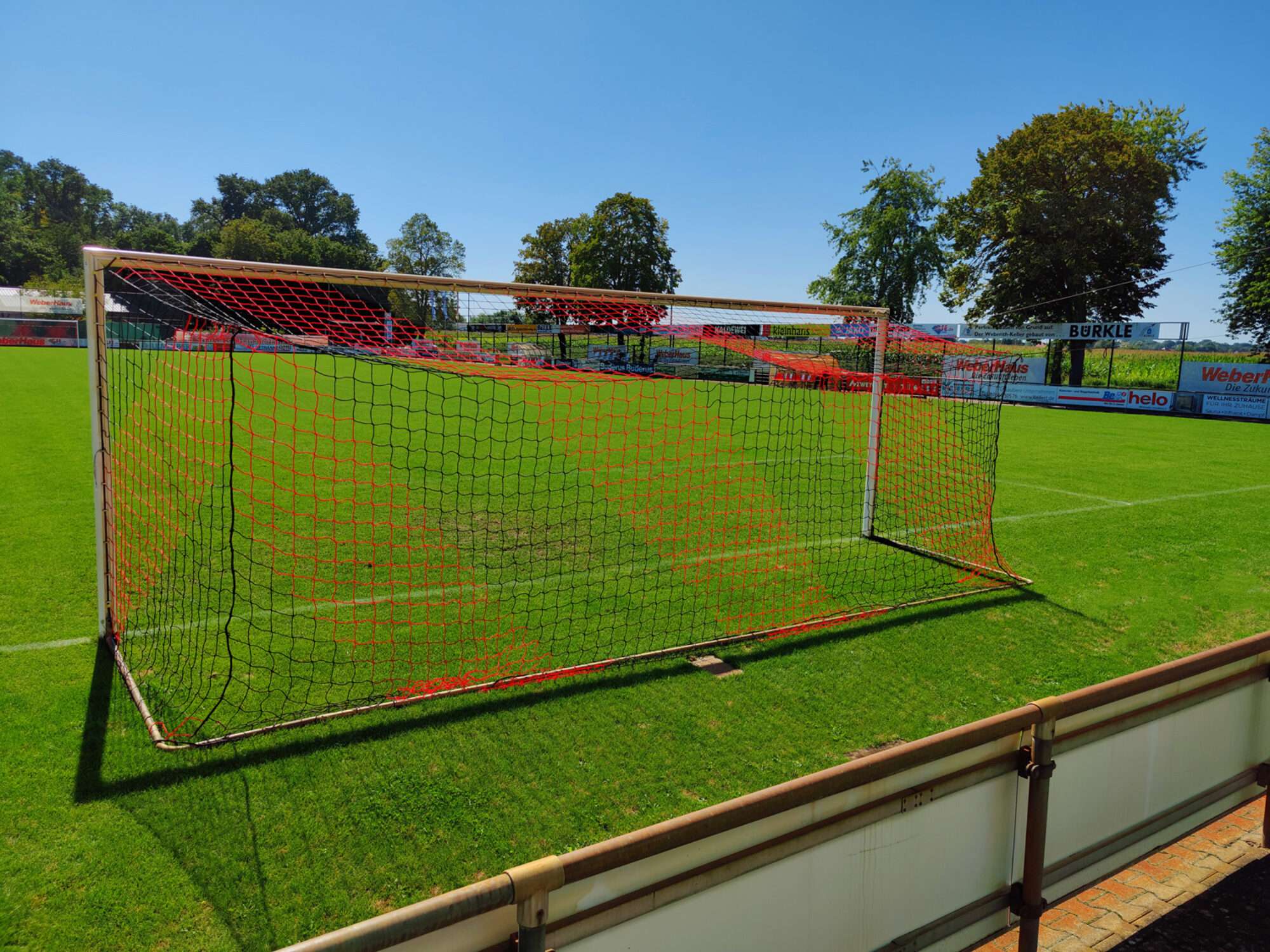 Image du produit : Stadium football net in two colours 4mm - Black/Red (single)