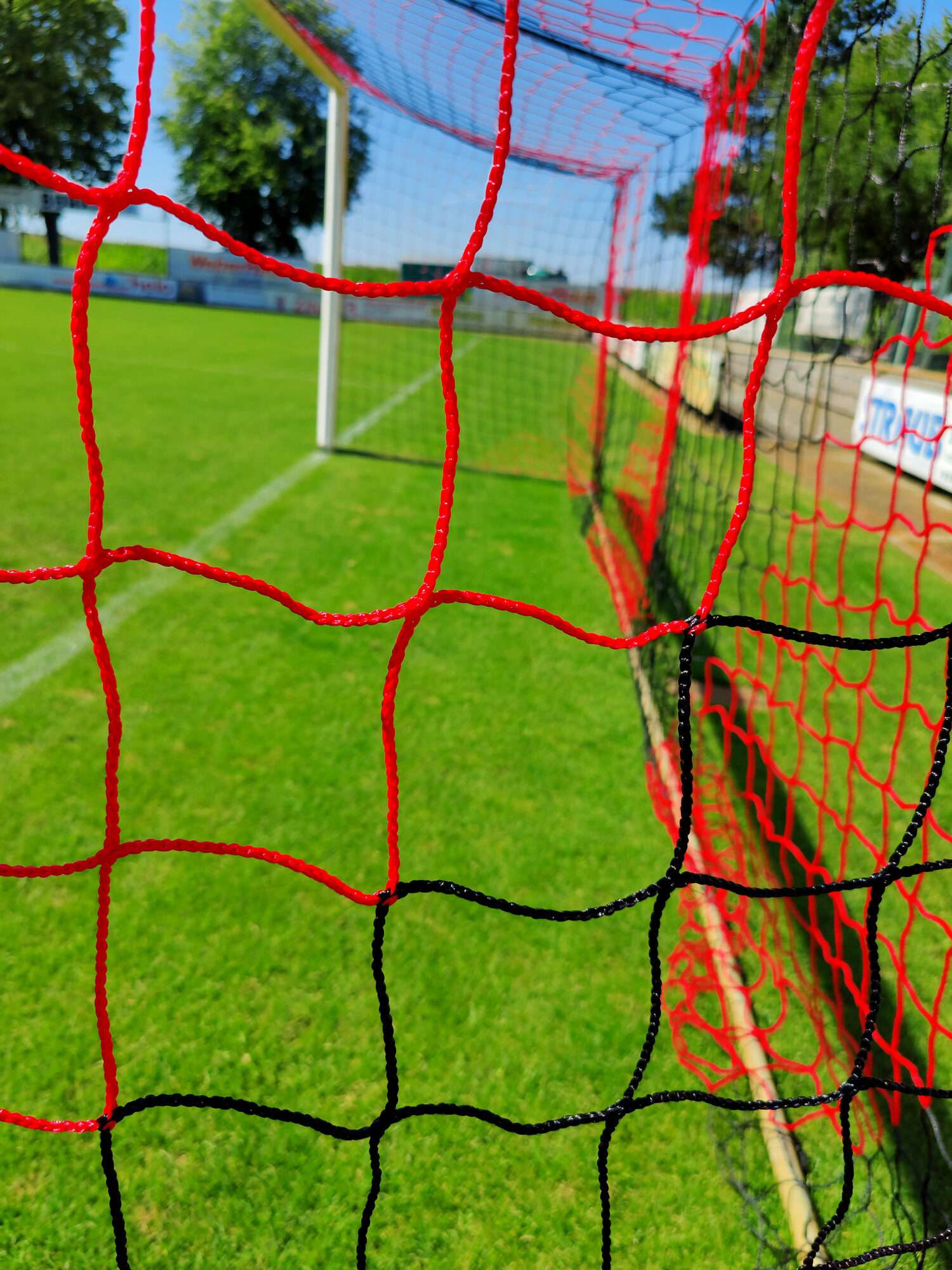 Image du produit : Stadium football net in two colours 4mm - Black/Red (single)