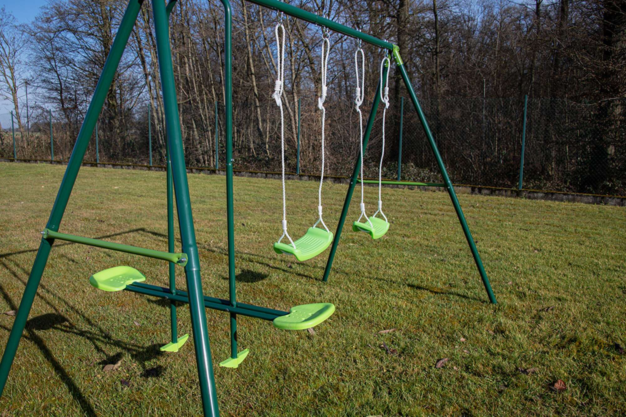 Image du produit : Three-gear swing with basketball hoop
