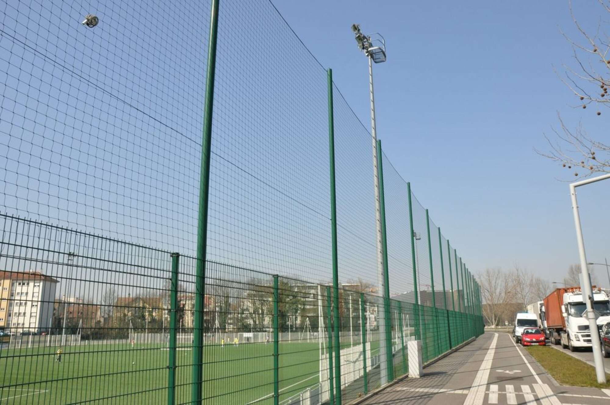 Image du produit : Posts and protective netting 24m - Ball guard - Height: 6m