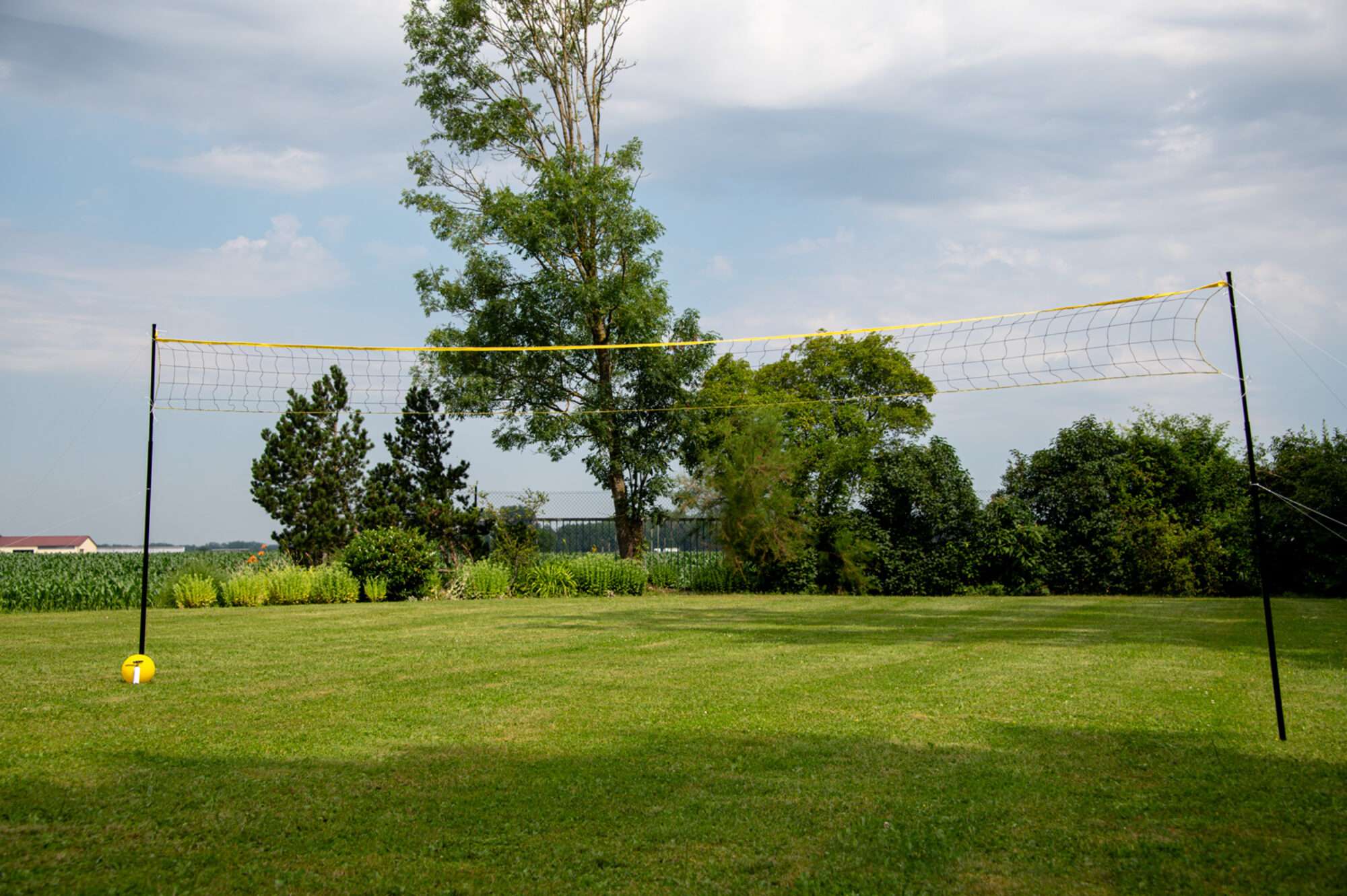 Image du produit : Volleyball set 6m - With posts, net, ball and pump