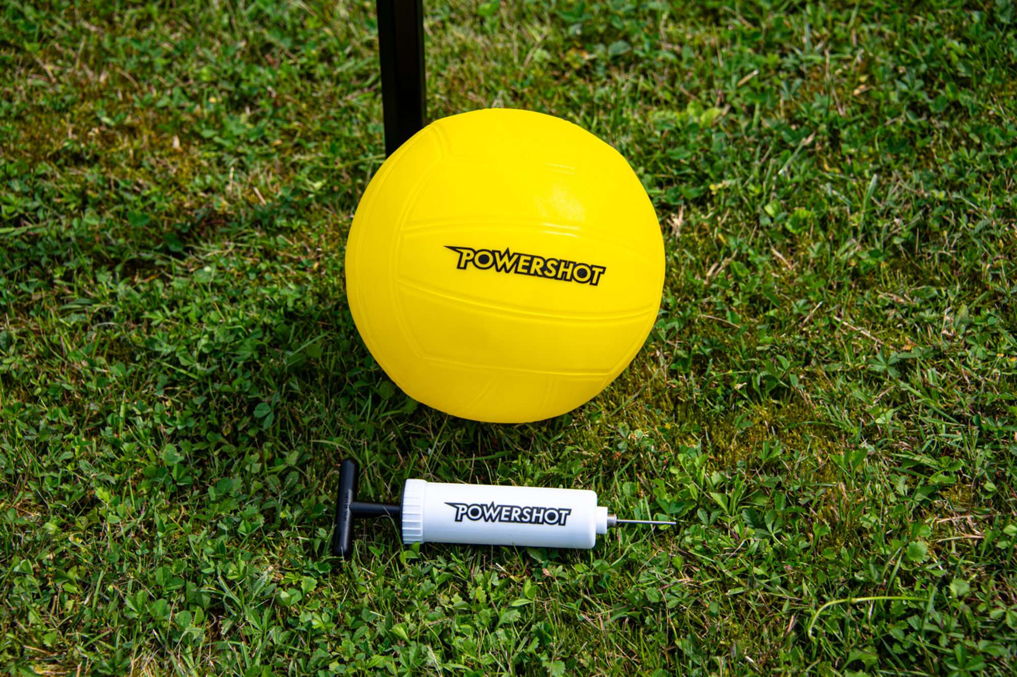 Image du produit : Volleyball set 6m - With posts, net, ball and pump