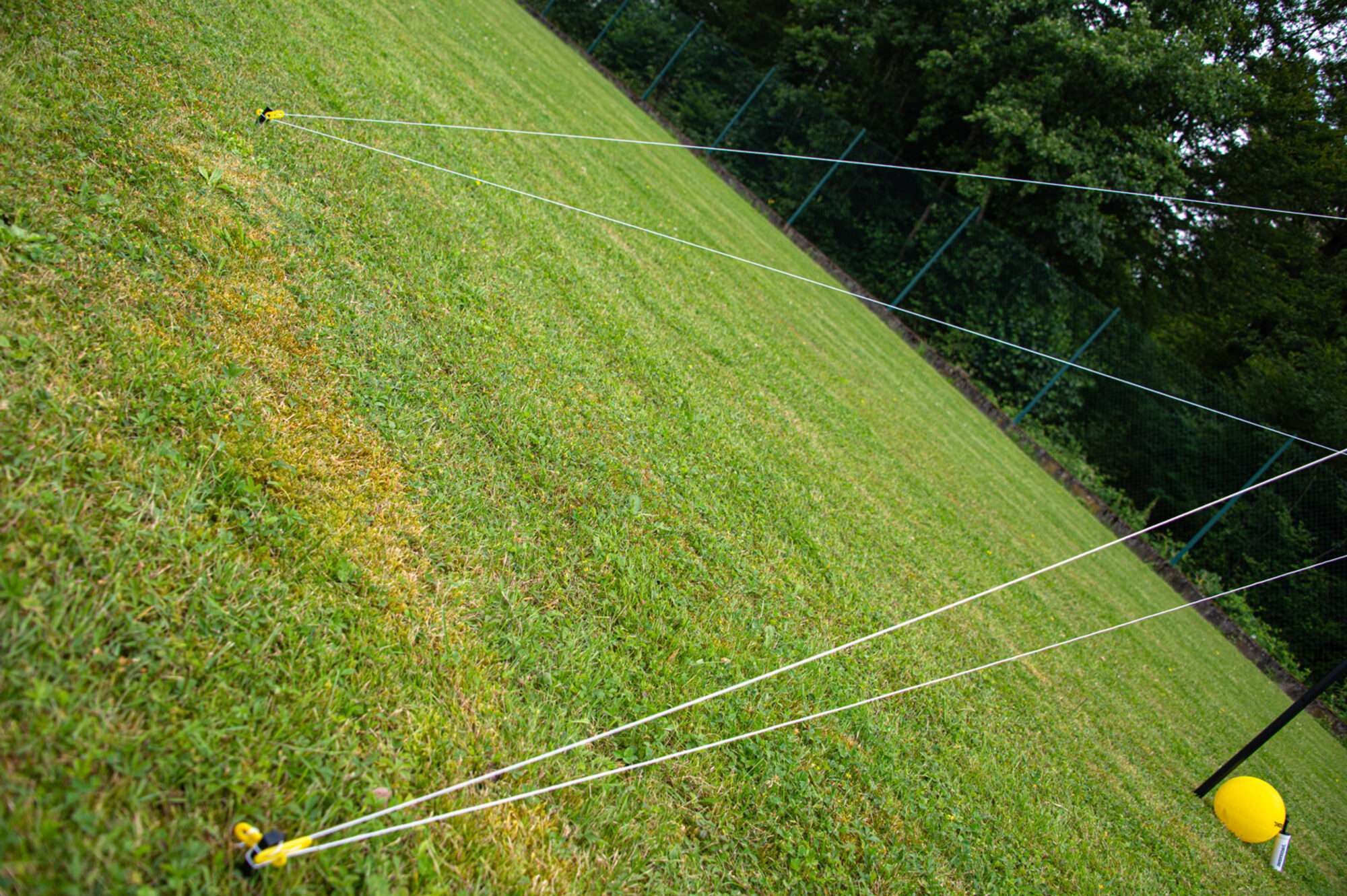 Image du produit : Volleyball set 6m - With posts, net, ball and pump